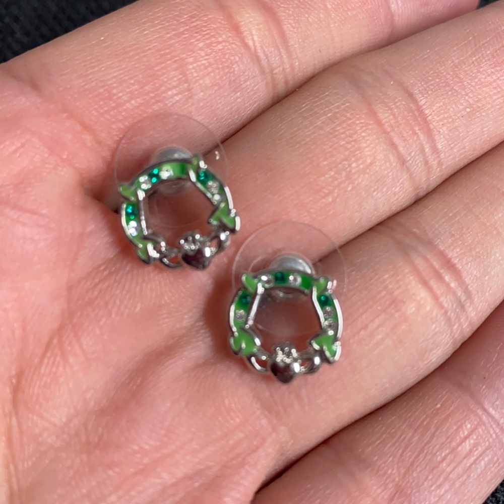GREEN CRYSTAL CLADDAGH STUD EARRINGS
